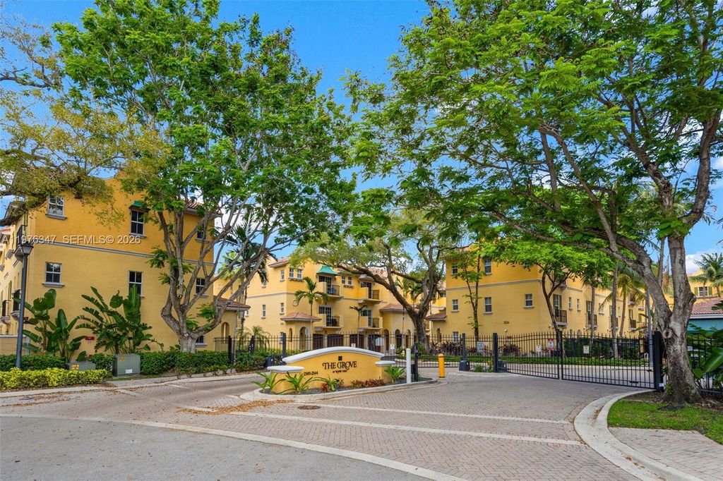 2540 SW 14th Ave 206, Fort Lauderdale, FL 33315