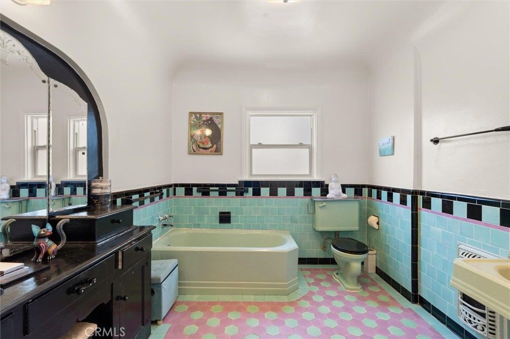 Image 20 of property listing at 1308 E Poppy, Long Beach, CA 90805