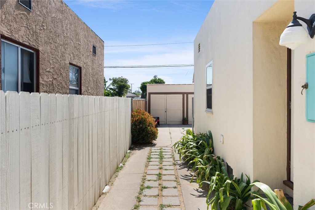 Image 26 of property listing at 1308 E Poppy, Long Beach, CA 90805