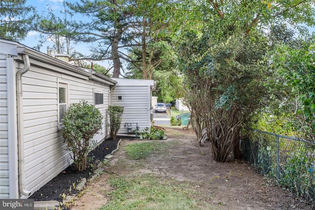 223 RUTH AVE, Maple Shade, NJ 08052