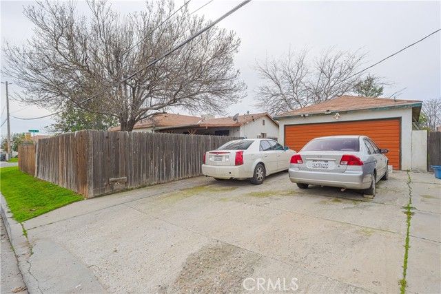 4416 Mesa, Bakersfield, CA 93306