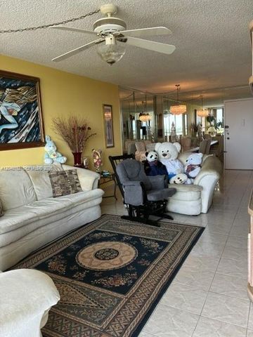 2500 NE 135th Street C611, North Miami, FL 33181