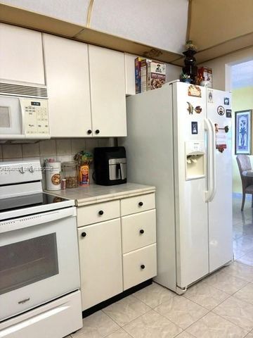 2500 NE 135th Street C611, North Miami, FL 33181
