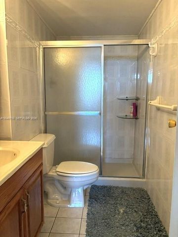 2500 NE 135th Street C611, North Miami, FL 33181