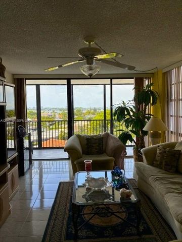2500 NE 135th Street C611, North Miami, FL 33181