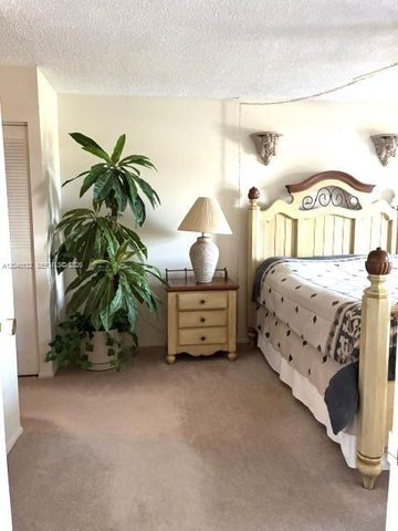 2500 NE 135th Street C611, North Miami, FL 33181