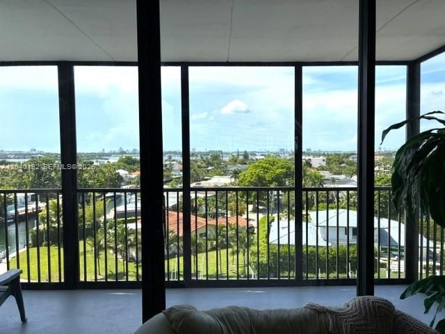 2500 NE 135th Street C611, North Miami, FL 33181