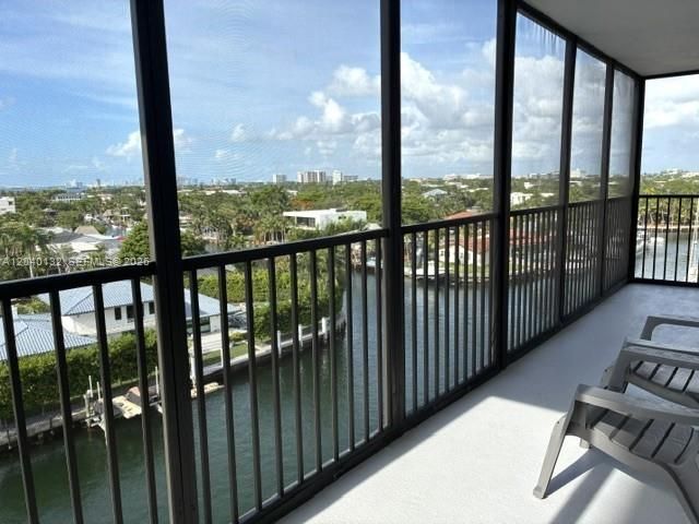 2500 NE 135th Street C611, North Miami, FL 33181