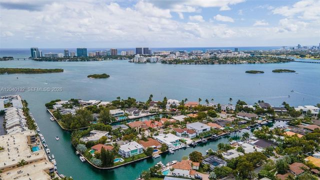2500 NE 135th Street C611, North Miami, FL 33181
