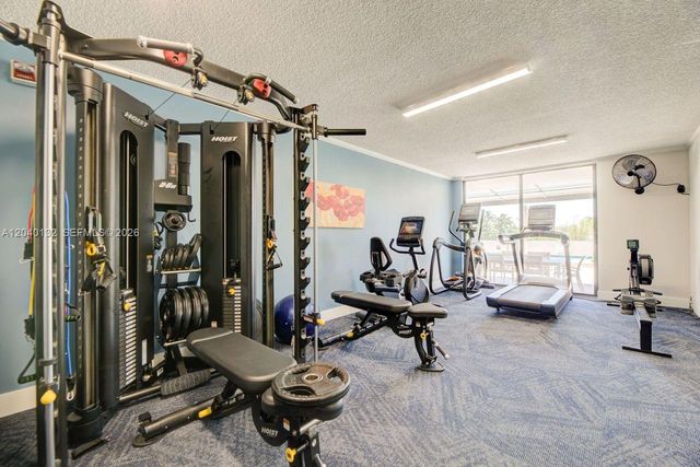 2500 NE 135th Street C611, North Miami, FL 33181