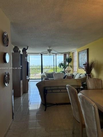 2500 NE 135th Street C611, North Miami, FL 33181