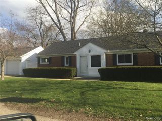 2990 Lansdowne, Waterford, MI 48329