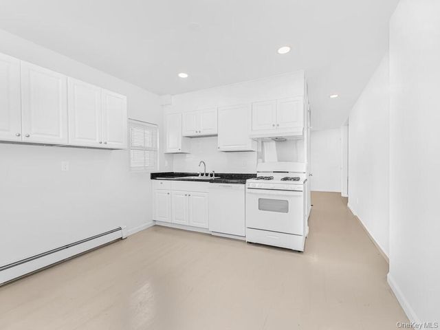7 Sproat Street, Middletown, NY 10940