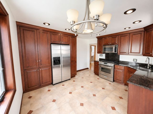 5644 N Meade Avenue 2, Chicago, IL 60646