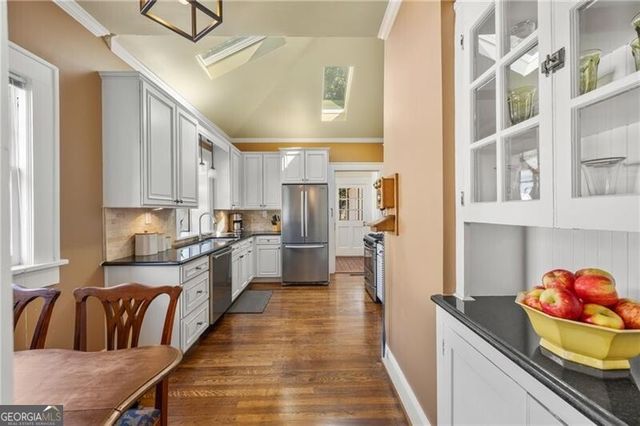 76 Peachtree Hills Avenue NE, Atlanta, GA 30305
