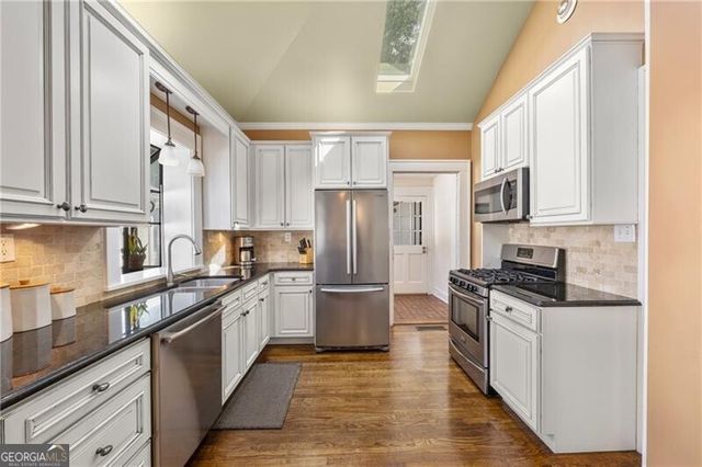 76 Peachtree Hills Avenue NE, Atlanta, GA 30305