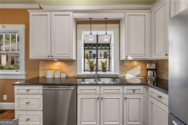 76 Peachtree Hills Avenue NE, Atlanta, GA 30305