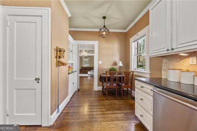 76 Peachtree Hills Avenue NE, Atlanta, GA 30305