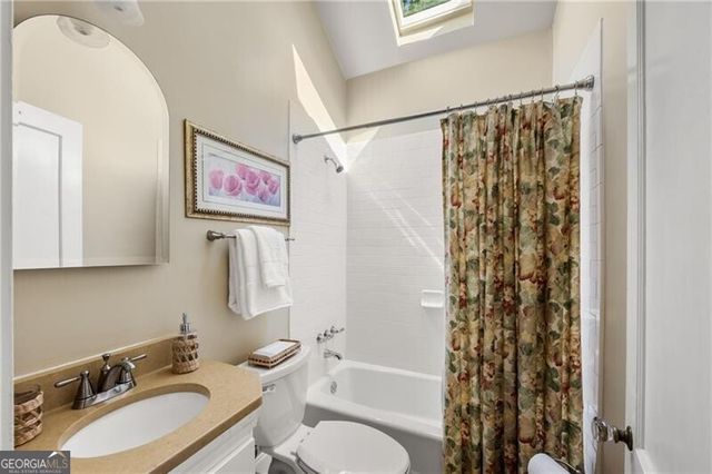 76 Peachtree Hills Avenue NE, Atlanta, GA 30305