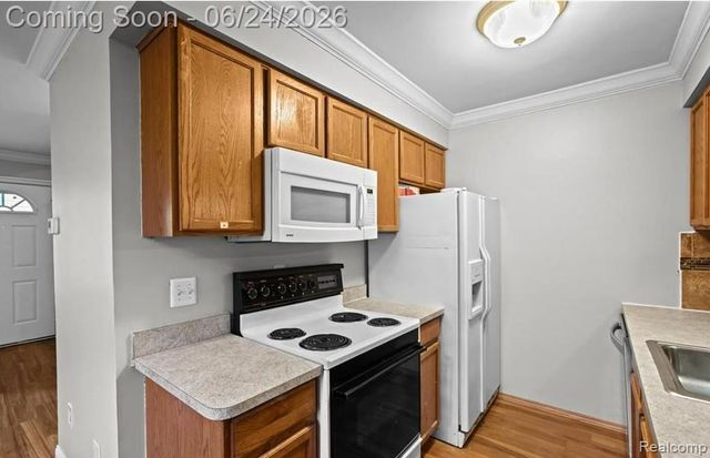 2092 Orchard Crest Street, Utica, MI 48317