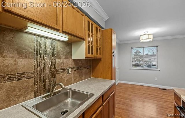 2092 Orchard Crest Street, Utica, MI 48317
