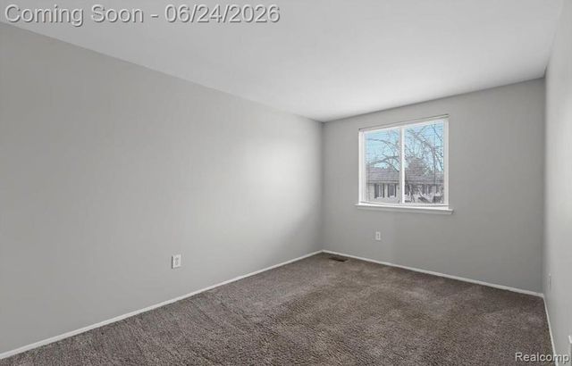 2092 Orchard Crest Street, Utica, MI 48317