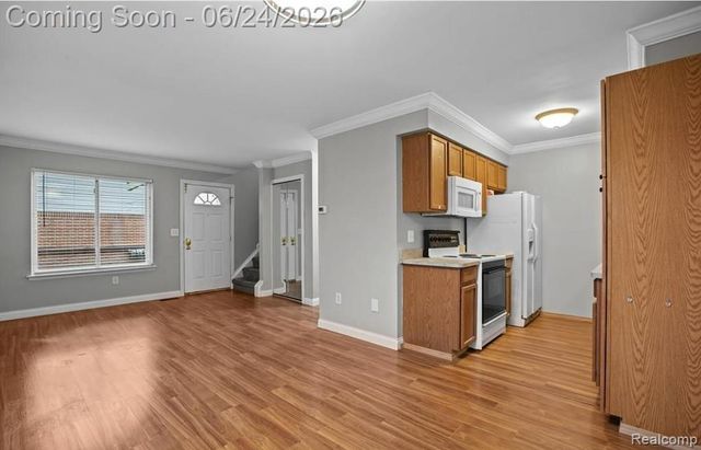 2092 Orchard Crest Street, Utica, MI 48317