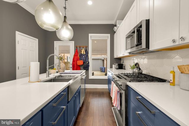 421 10TH ST NE, Washington, DC 20002