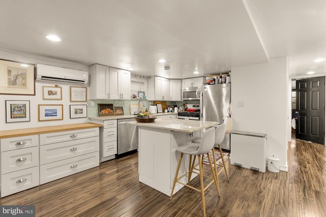 421 10TH ST NE, Washington, DC 20002