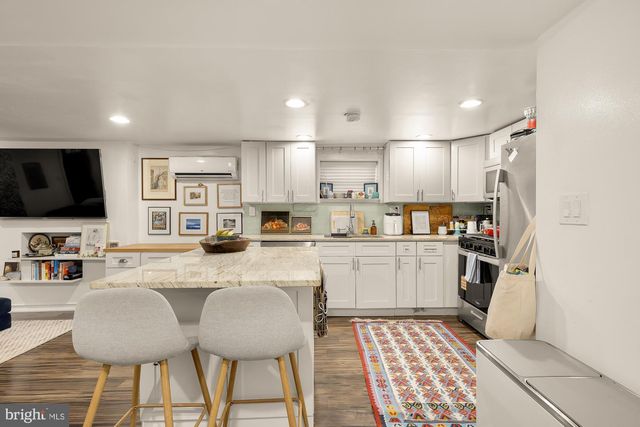 421 10TH ST NE, Washington, DC 20002