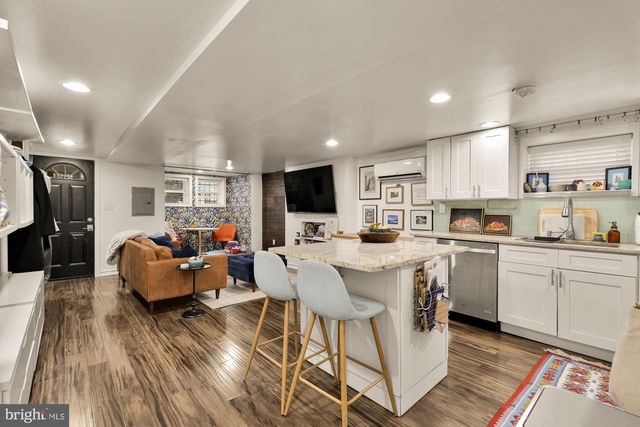 421 10TH ST NE, Washington, DC 20002