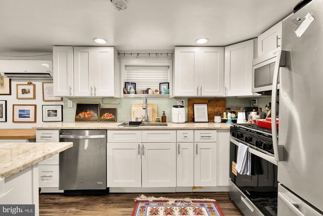421 10TH ST NE, Washington, DC 20002