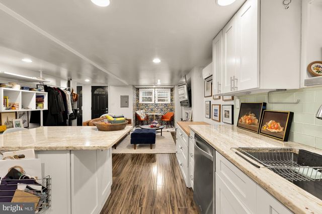 421 10TH ST NE, Washington, DC 20002
