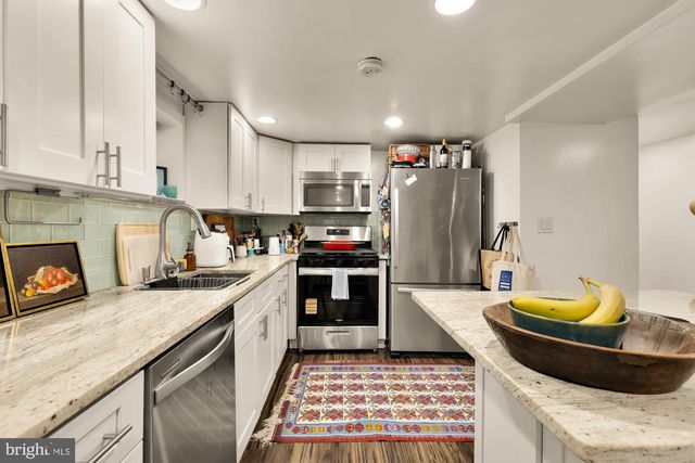 421 10TH ST NE, Washington, DC 20002