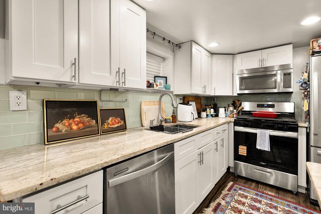 421 10TH ST NE, Washington, DC 20002