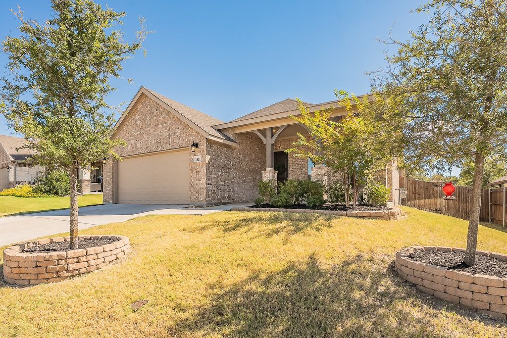 1821 Abelia Lane, Weatherford, TX 76086 — photo 2