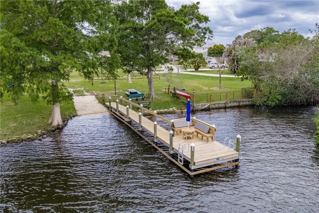 27 Sunset Drive, Sebastian, FL 32958