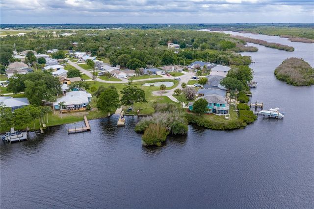 27 Sunset Drive, Sebastian, FL 32958