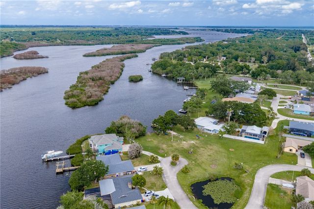 27 Sunset Drive, Sebastian, FL 32958