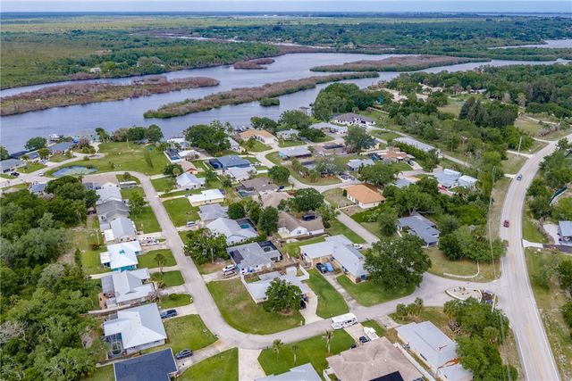 27 Sunset Drive, Sebastian, FL 32958