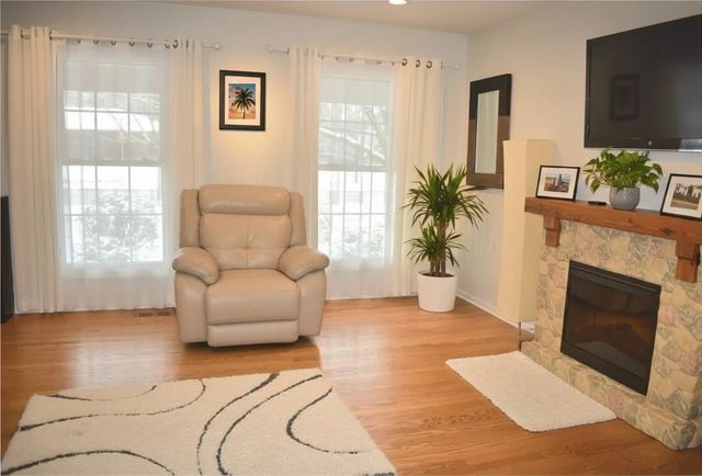 741 Buttonwood Circle, Naperville, IL 60540