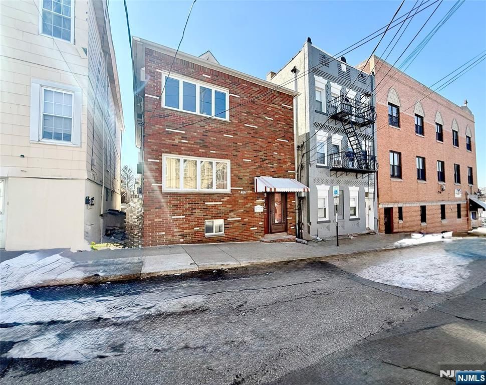 54 Spring Street, Lodi, NJ 07644