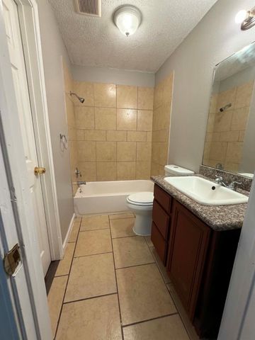 3028 Avenue M 1A, Galveston, TX 77550
