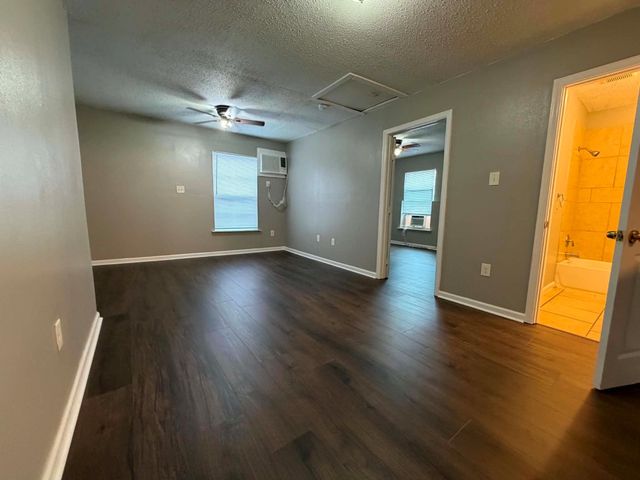 3028 Avenue M 1A, Galveston, TX 77550