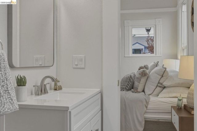 1324 Burnett St, Berkeley, CA 94702