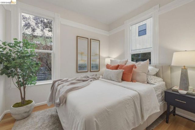 1324 Burnett St, Berkeley, CA 94702