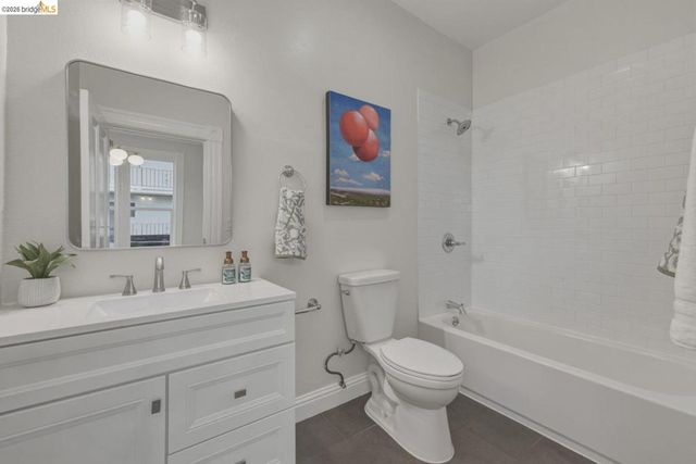 1324 Burnett St, Berkeley, CA 94702
