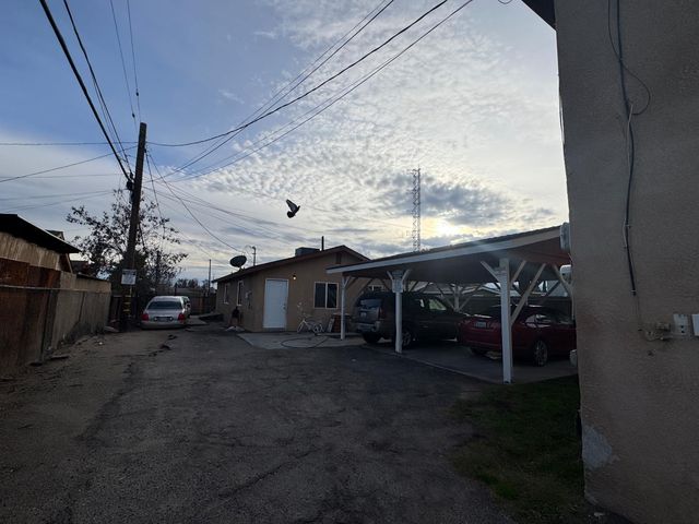 1250 E Vassar Avenue, Fresno, CA 93704