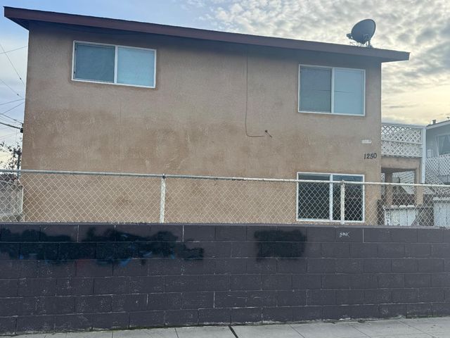 1250 E Vassar Avenue, Fresno, CA 93704