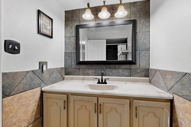 808 Villa Verde Drive SE, Rio Rancho, NM 87124